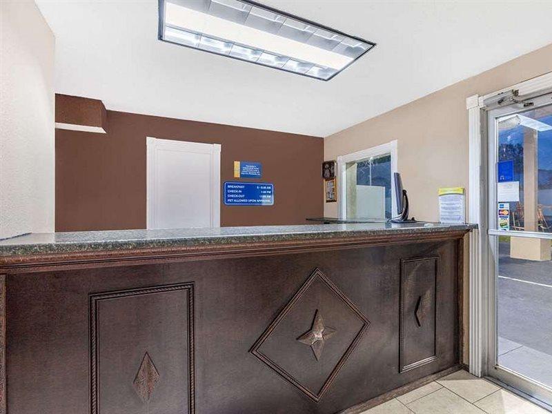 Days Inn Jacksonville Buitenkant foto